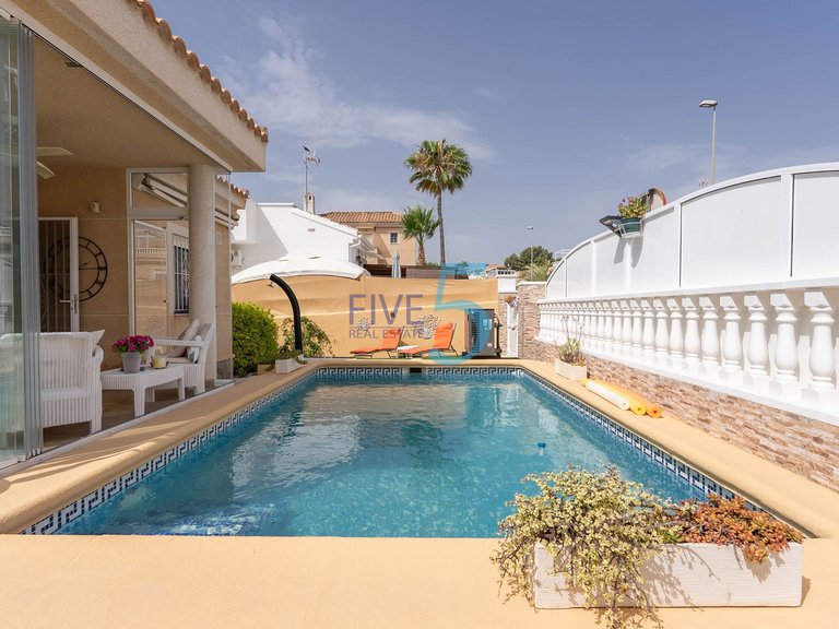 Villa for Sale in Alicante, Valencia 2
