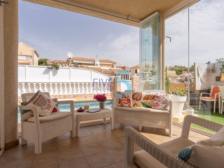 Villa for Sale in Alicante, Valencia 4
