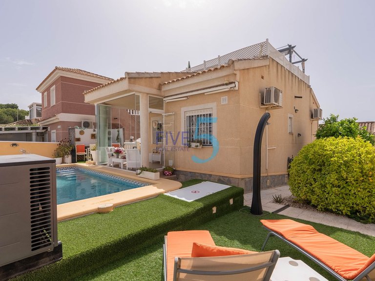 Villa for Sale in Alicante, Valencia 30