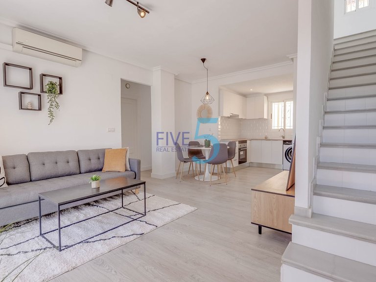 Apartment for Sale in Alicante, Valencia 1