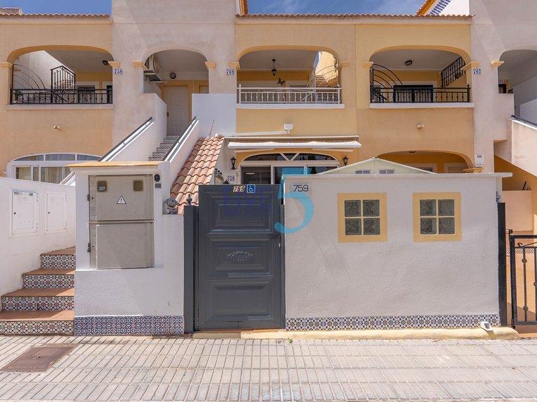 Apartment for Sale in Alicante, Valencia 1