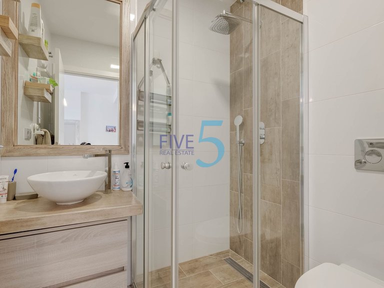 Apartment for Sale in Alicante, Valencia 17