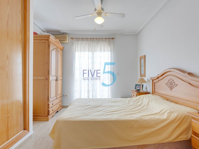 Villa for Sale in Alicante, Valencia 11