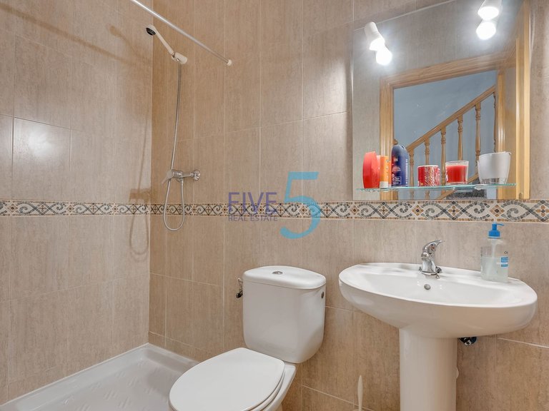 Villa for Sale in Alicante, Valencia 10
