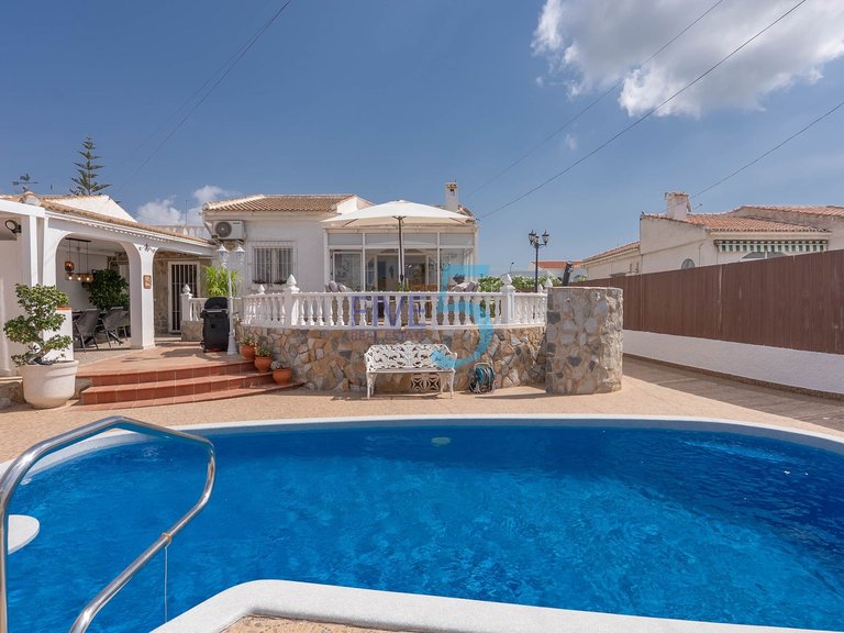 Villa for Sale in Alicante, Valencia 38