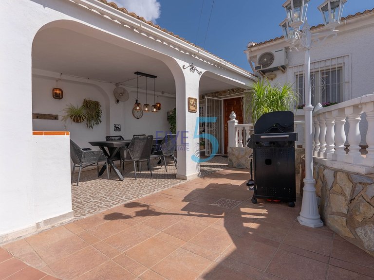 Villa for Sale in Alicante, Valencia 26