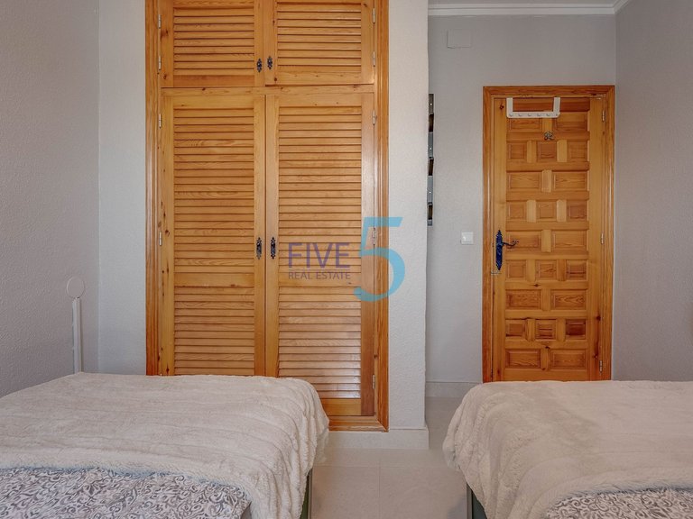 Villa for Sale in Alicante, Valencia 17