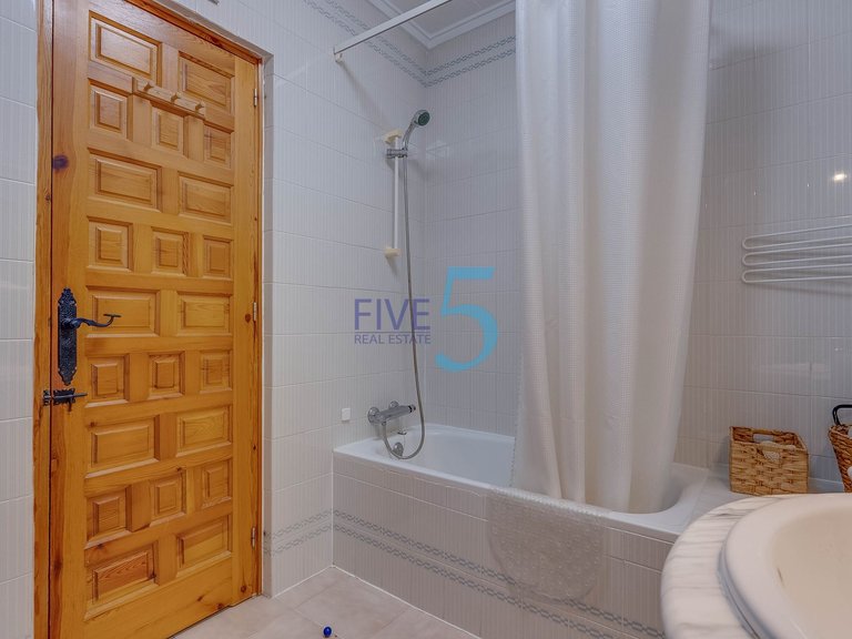 Villa for Sale in Alicante, Valencia 19