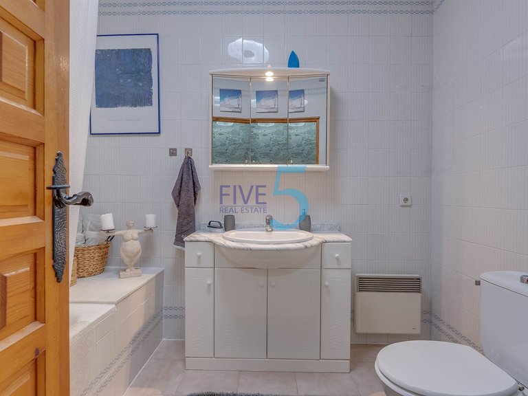 Villa for Sale in Alicante, Valencia 18