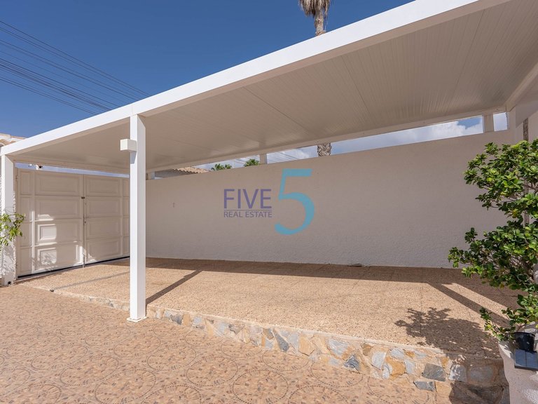 Villa for Sale in Alicante, Valencia 25