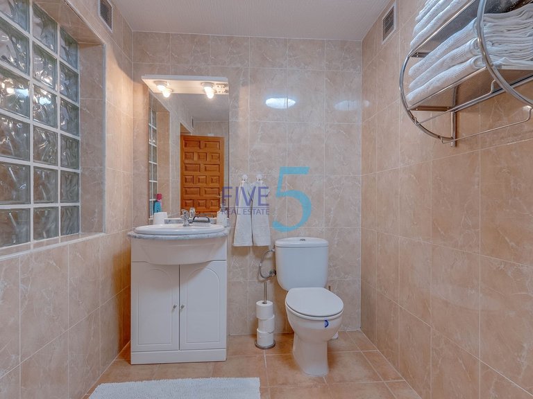 Villa for Sale in Alicante, Valencia 22