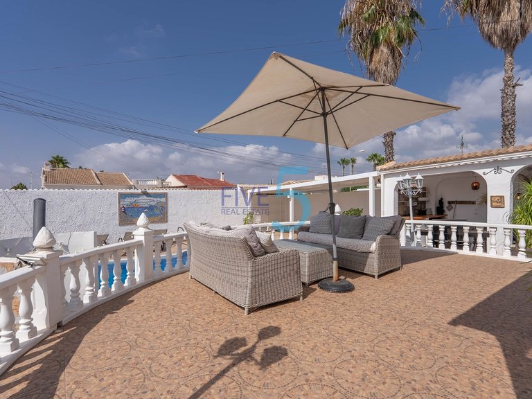 Villa for Sale in Alicante, Valencia 33