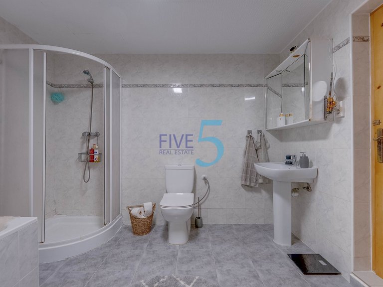 Villa for Sale in Alicante, Valencia 15