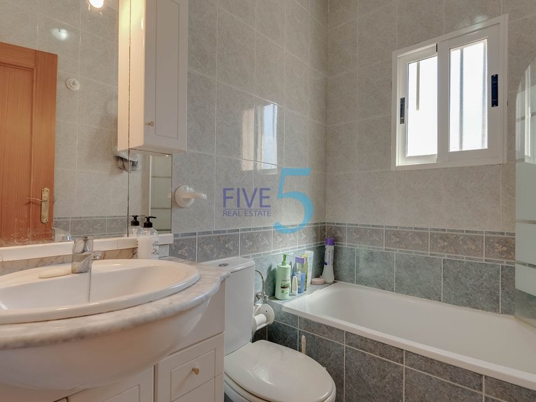 Villa for Sale in Alicante, Valencia 13