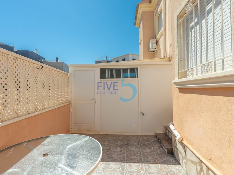 Villa for Sale in Alicante, Valencia 32