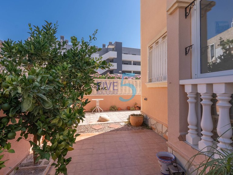 Villa for Sale in Alicante, Valencia 30