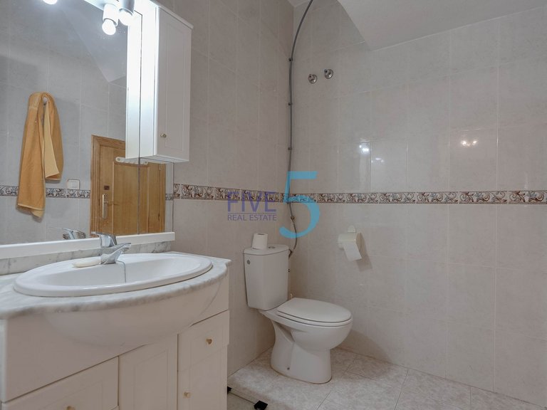 Villa for Sale in Alicante, Valencia 16