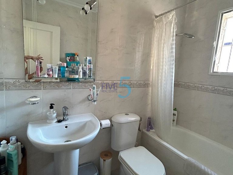 Villa for Sale in Alicante, Valencia 8