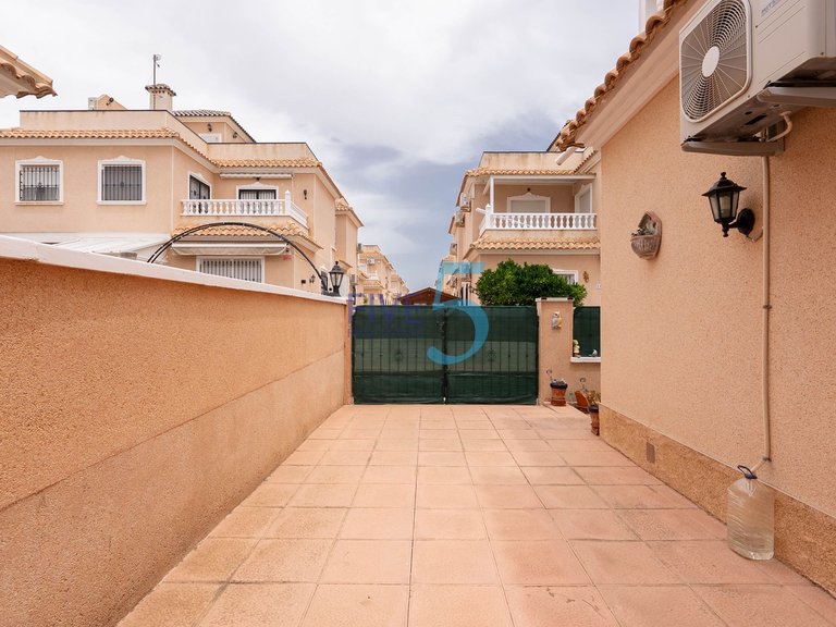 Villa for Sale in Alicante, Valencia 30