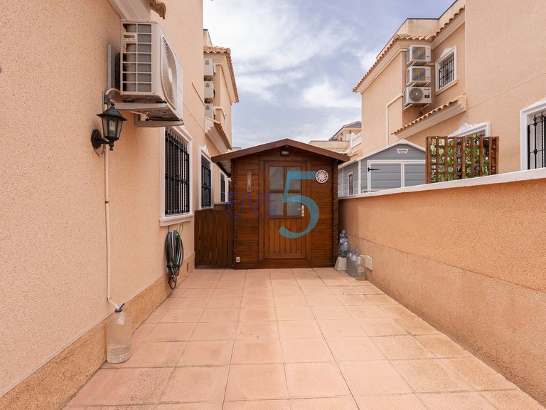 Villa for Sale in Alicante, Valencia 29