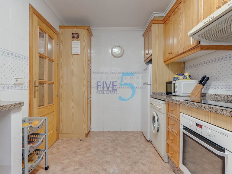 Villa for Sale in Alicante, Valencia 13