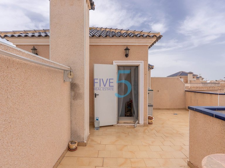 Villa for Sale in Alicante, Valencia 24