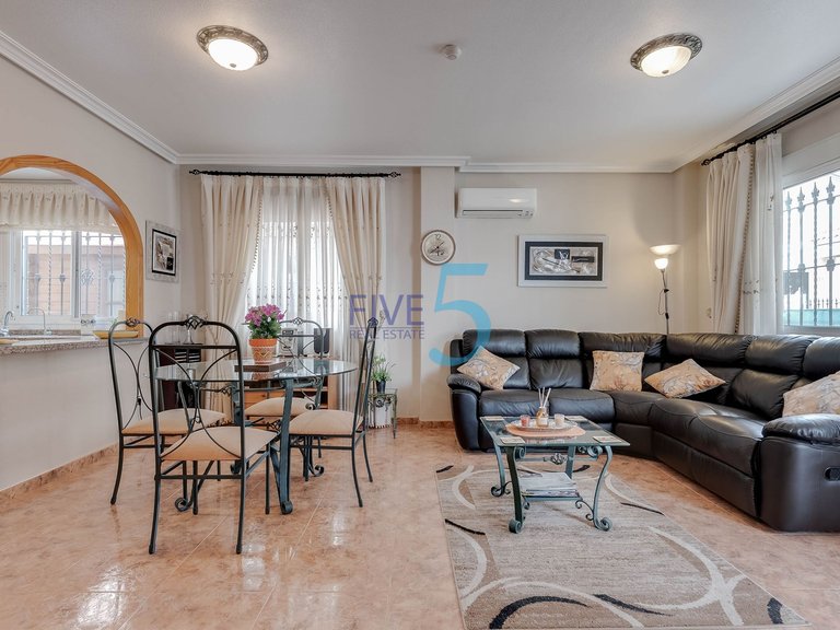 Villa for Sale in Alicante, Valencia 6