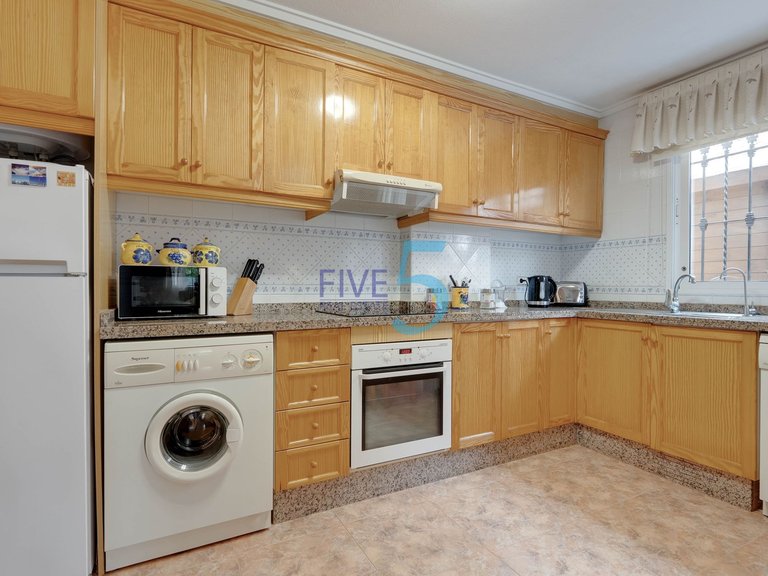 Villa for Sale in Alicante, Valencia 11