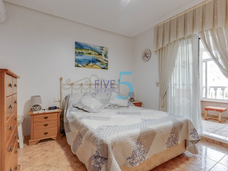 Villa for Sale in Alicante, Valencia 14