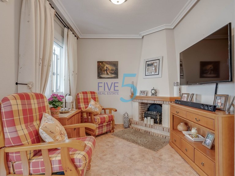 Villa for Sale in Alicante, Valencia 9