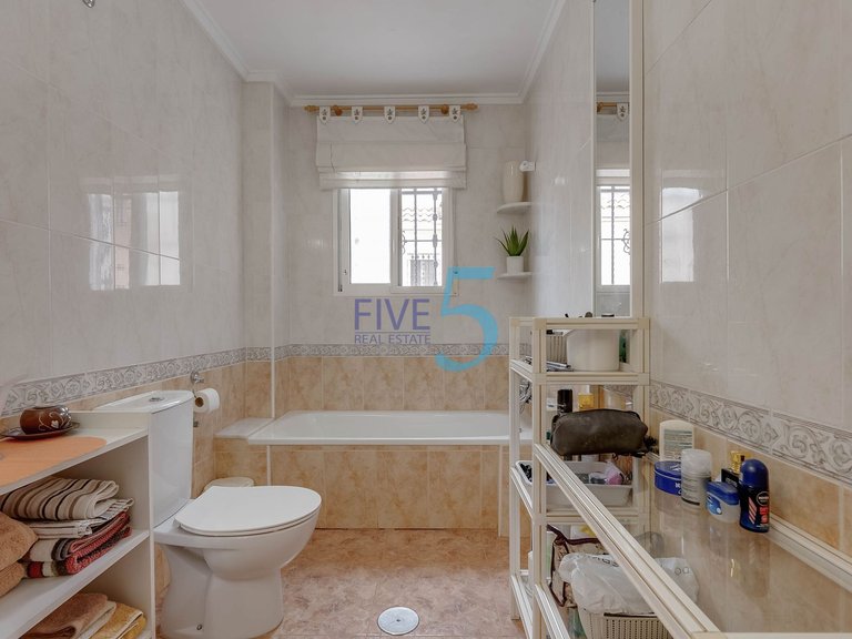 Villa for Sale in Alicante, Valencia 19