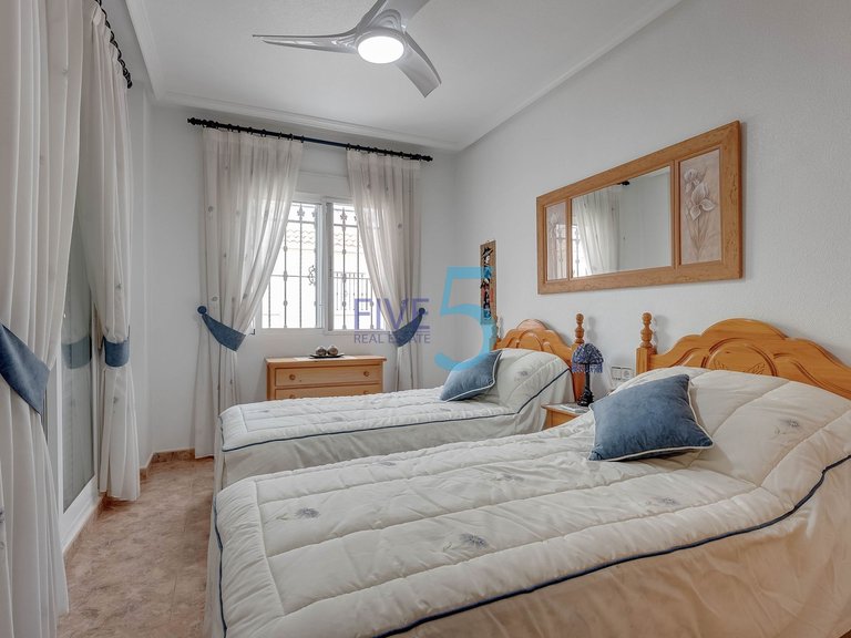 Villa for Sale in Alicante, Valencia 20