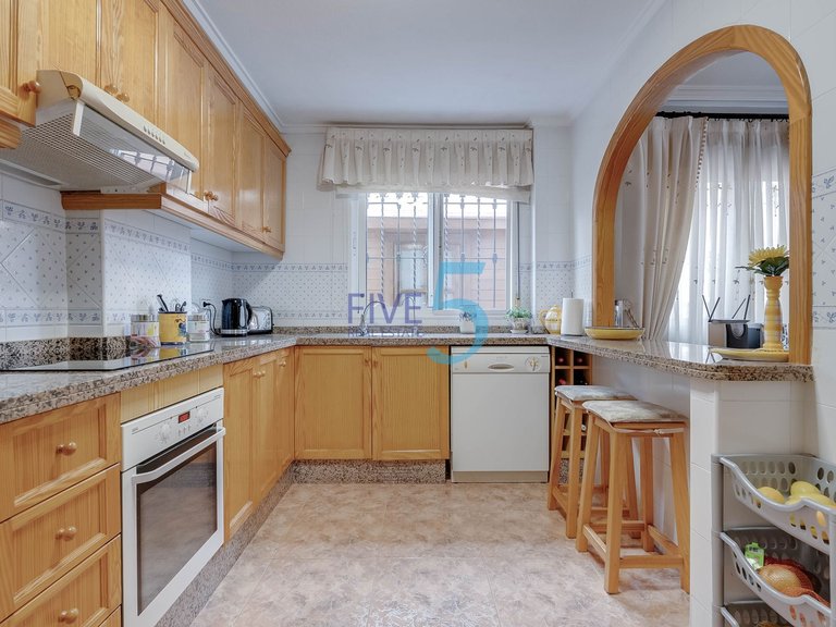 Villa for Sale in Alicante, Valencia 12