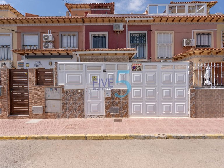 Villa for Sale in Alicante, Valencia 1