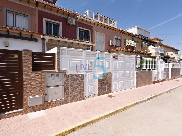 Villa for Sale in Alicante, Valencia 30
