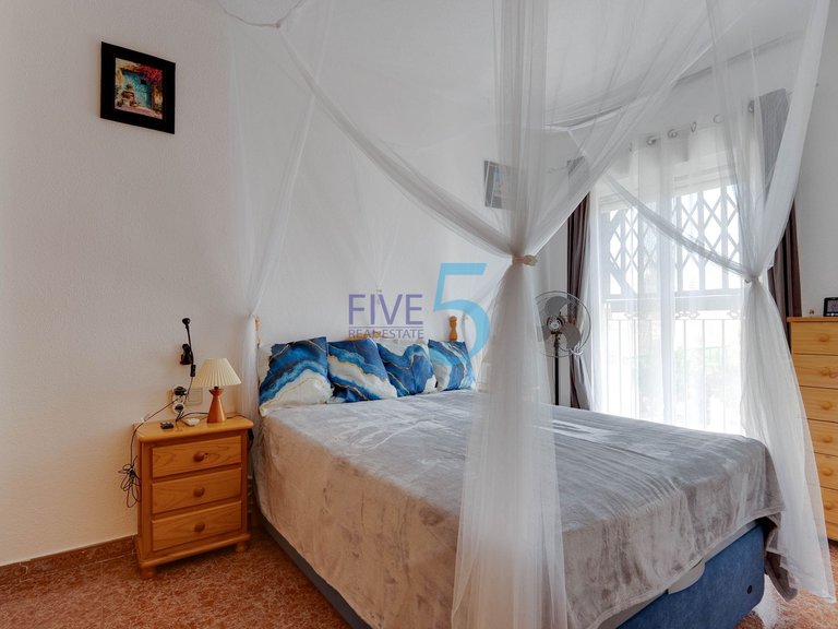Villa for Sale in Alicante, Valencia 14
