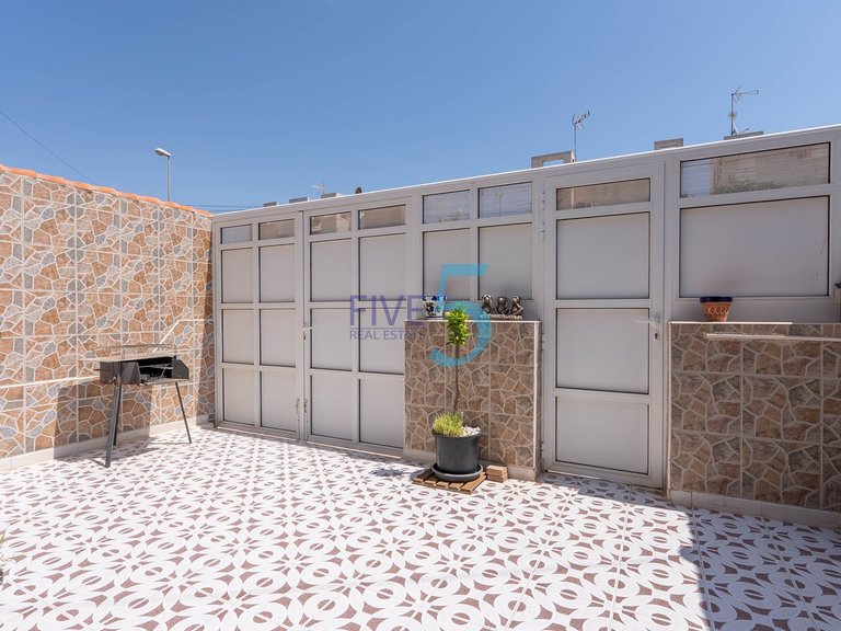 Villa for Sale in Alicante, Valencia 28