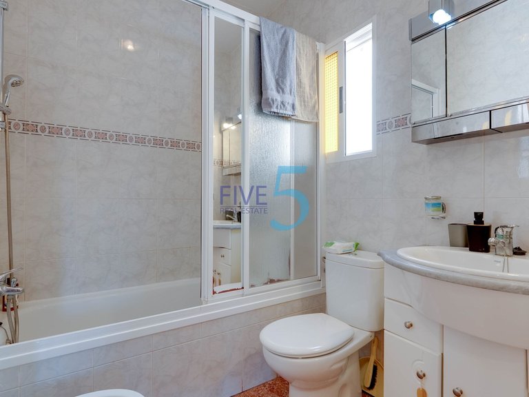Villa for Sale in Alicante, Valencia 16