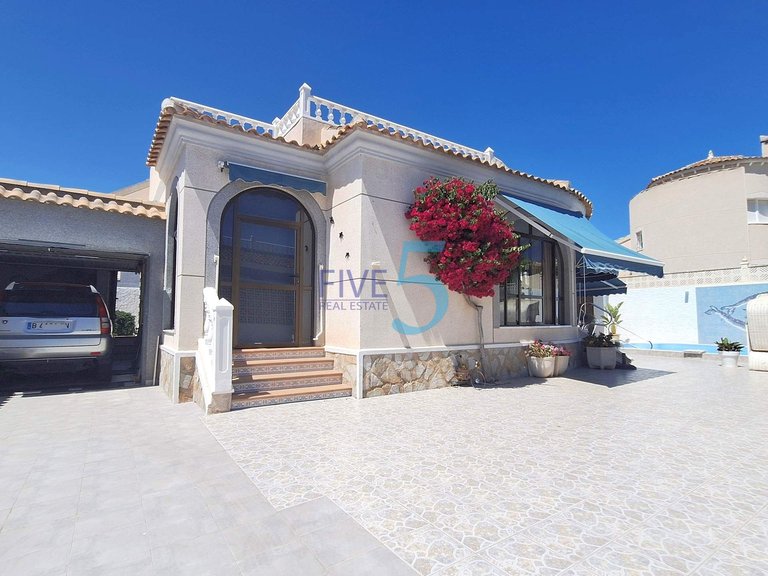Apartment for Sale in Alicante, Valencia 2