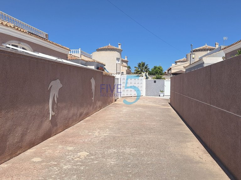 Apartment for Sale in Alicante, Valencia 32