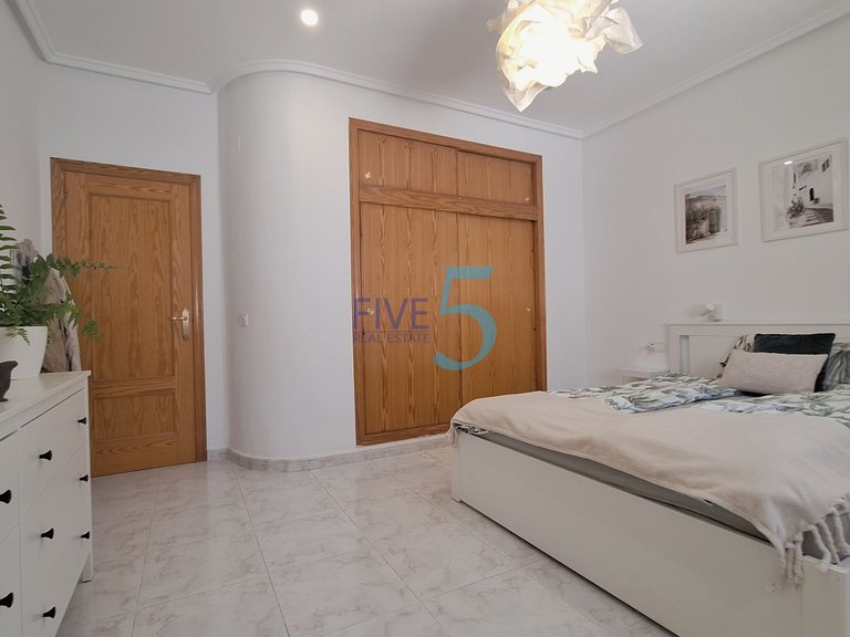 Apartment for Sale in Alicante, Valencia 15