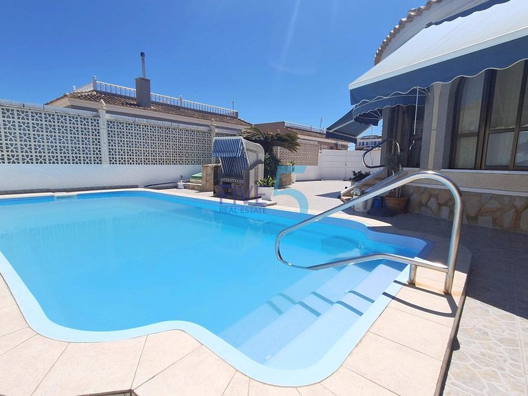 Apartment for Sale in Alicante, Valencia 1