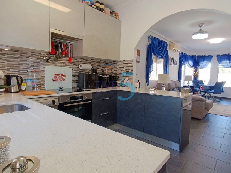Villa for Sale in Alicante, Valencia 22