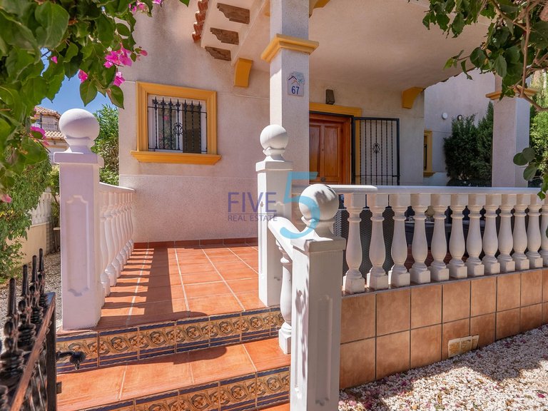 Villa for Sale in Alicante, Valencia 4