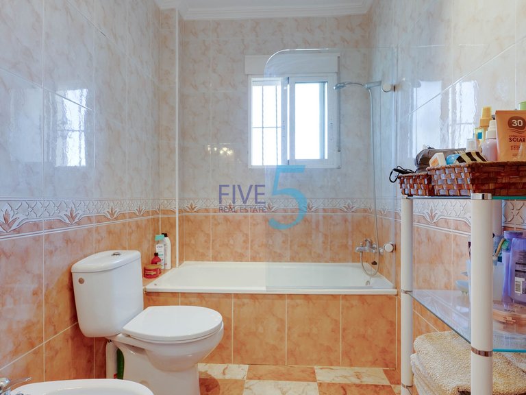 Villa for Sale in Alicante, Valencia 25