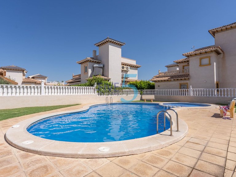 Villa for Sale in Alicante, Valencia 38