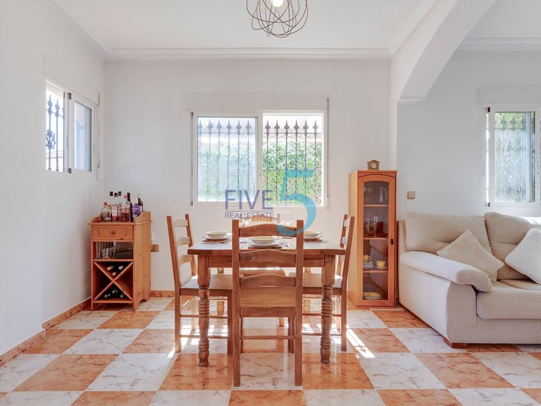 Villa for Sale in Alicante, Valencia 10
