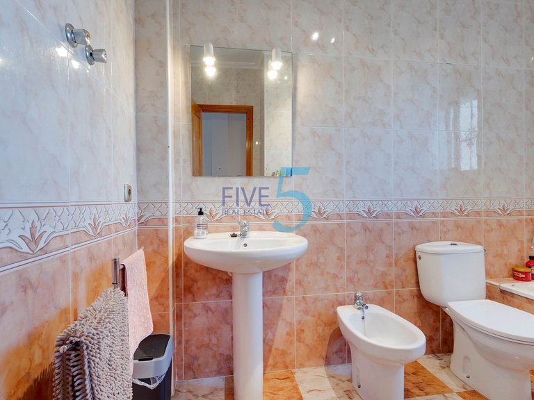 Villa for Sale in Alicante, Valencia 24