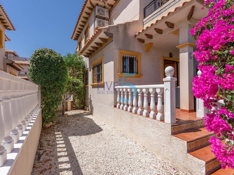 Villa for Sale in Alicante, Valencia 37