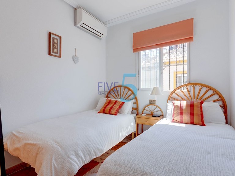 Villa for Sale in Alicante, Valencia 26